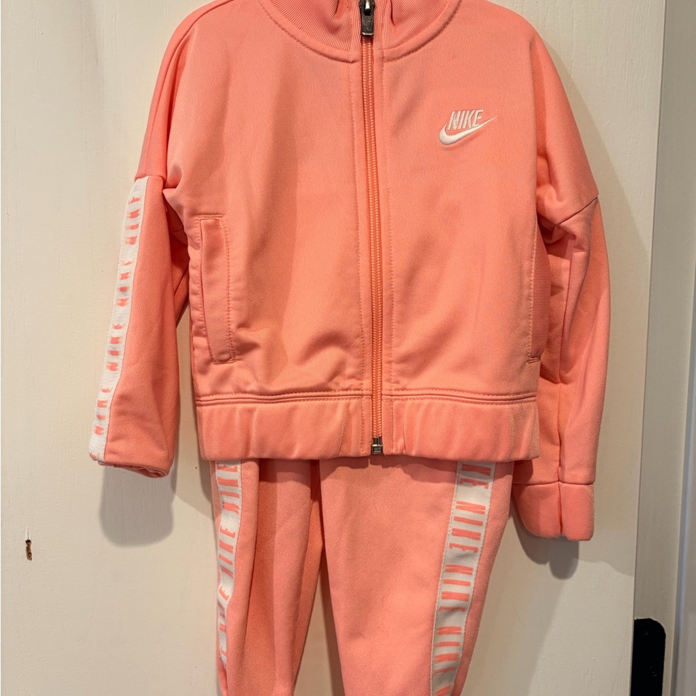 Nike Toddler matching set- 18 m